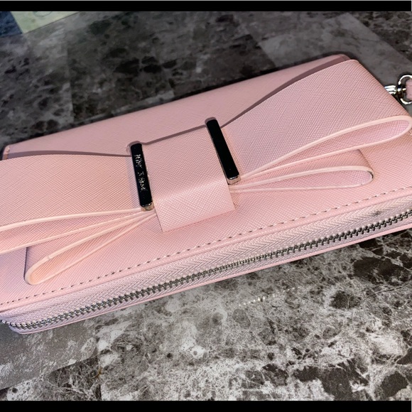 NWOT Betsy Johnson Wristlet - Picture 3 of 8